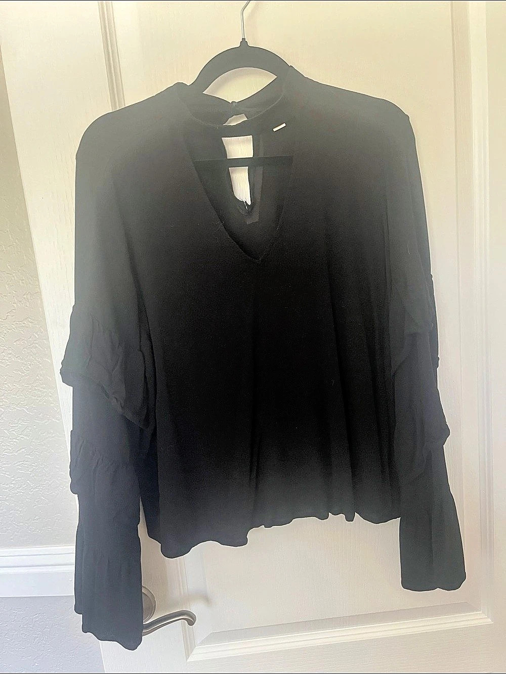 BP. Black Blouse Size Large Like New - Picture 3 of 6